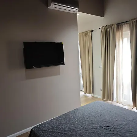 Celeste Center فندق مبيت وإفطار